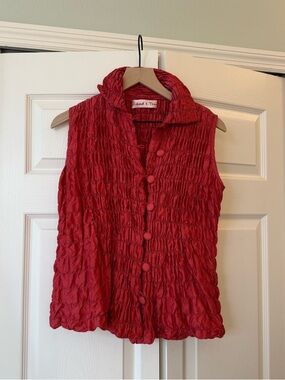 Richard K Tsao Thai Siik Runched Vest red Textured Button Avant Garde medium